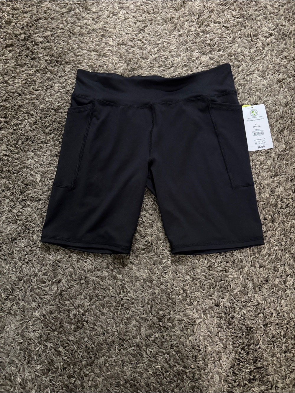 Black Athletic Bike Shorts with Side Pockets